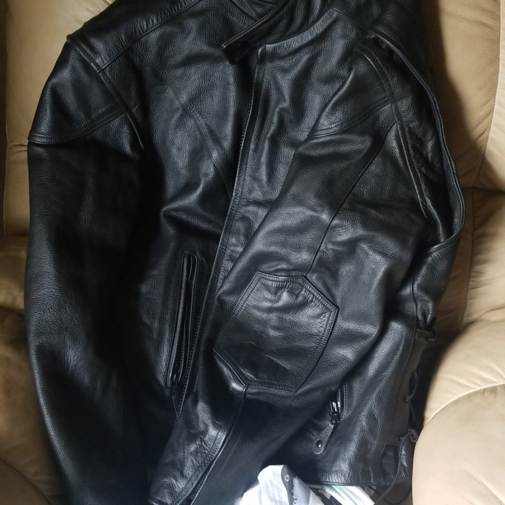Leather jacket - Picture 7 of 8